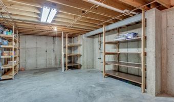 13153 Barrett Meadows Dr, Des Peres, MO 63021
