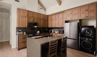 3076 Glenhurst Ave, Los Angeles, CA 90039