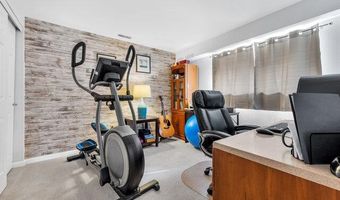 1738 Highview Circle Ct, Ballwin, MO 63021