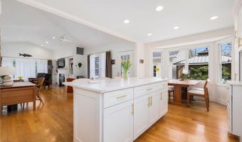 510 Boston Neck Rd, North Kingstown, RI 02852
