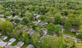 681 Archwood Dr, Ann Arbor, MI 48103