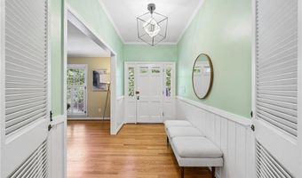 1067 Hess Dr, Avondale Estates, GA 30002