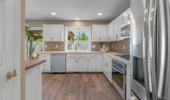 15067 Glendoveer Ct, Oregon City, OR 97045