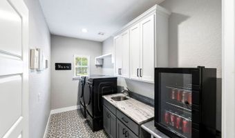 156 Crescent Rdg, Adkins, TX 78101
