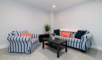 22 Harbor Hill Dr 22, Bourne, MA 02532
