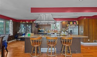 37 Pinewood Dr, North Providence, RI 02904