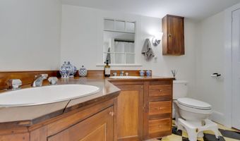 992 Pequawket Trl, Baldwin, ME 04091