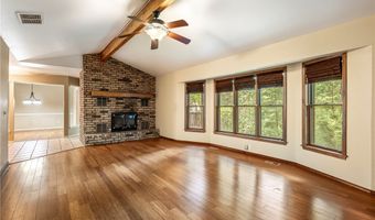 35 Fenchurch Dr, Bella Vista, AR 72715