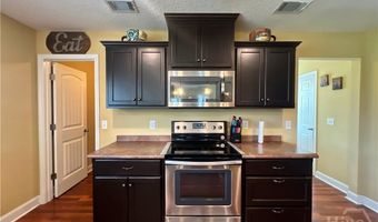 40 Red Blossom Ct, Allenhurst, GA 31301