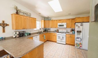 102 GARDEN Cir, Bloomfield, NM 87413