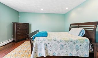 18 Anawan Ave, Narragansett, RI 02882