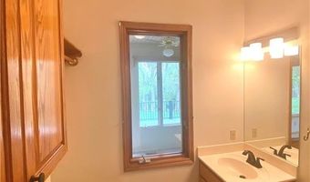 18180 S 153rd St, Basehor, KS 66007
