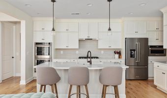 144 COWBIRD St, Lake Frederick, VA 22630