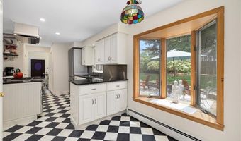 34 Terrace Dr, East Greenwich, RI 02818