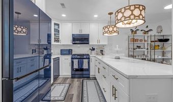258 Clubhouse Dr, Middletown, NJ 07748