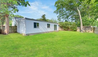 5 Mast Dr, Barnegat, NJ 08005
