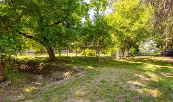 5609 Shady Ln, Anderson, CA 96007