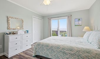 1116 E Fort Macon Rd, Atlantic Beach, NC 28512
