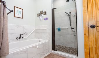 16032 Farm Road 1212, Aurora, MO 65605