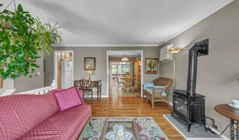 23 Fleetwood Dr, Danbury, CT 06810