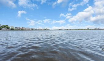 302 Deal Lake Dr 19, Asbury Park, NJ 07712