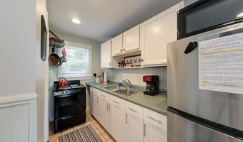25 Warren Ave, Middletown, RI 02842