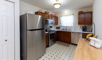 913 Halyard Dr, Avon, IN 46123