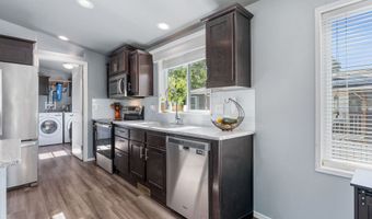 308 E HUMBOLDT St, Bingen, WA 98605