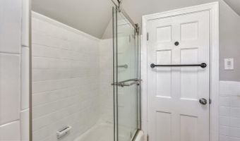 8908 GRANT St, Bethesda, MD 20817