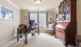 35 Lilac Ln, Danbury, CT 06810