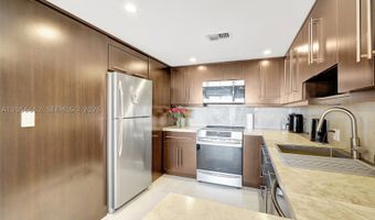 3675 N Country Club Dr 2310, Aventura, FL 33180