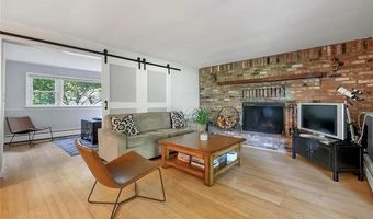 5 Van Gogh Ln, Airmont, NY 10901