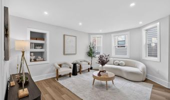 907 LAWRENCE St NE, Washington, DC 20017