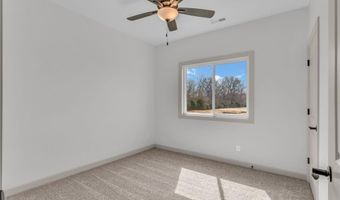 318 Rockers Dr, Baldwin City, KS 66006
