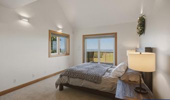 22000 SE Upper Matthews Creek Ln, Amity, OR 97101
