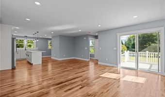 135 Old Mill Blvd, Warwick, RI 02889