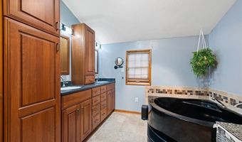 107 Hilltop Dr, Amherst, OH 44001