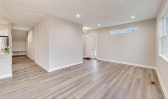 387 Masters Dr, Addison, IL 60101