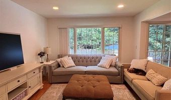 87 Trotters Ln, Allendale, NJ 07401