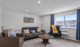 66 Girard Ave 324, Newport, RI 02840