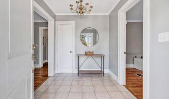 86 Vanguard St, Bridgeport, CT 06606