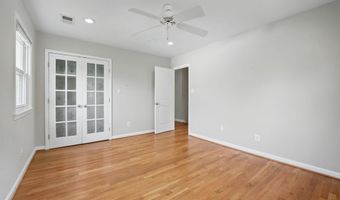 8121 BRIAR CREEK Dr, Annandale, VA 22003