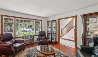 40 North Cir, Aberdeen, NJ 07747