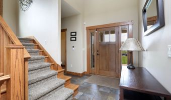 422 Stonegate Ct SW, Altoona, IA 50009