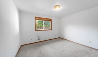 1135 1ST St NE, Bandon, OR 97411