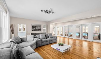 35 River Run, East Greenwich, RI 02818