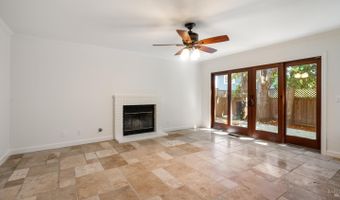 2318 S Hampton Cir, Santa Rosa, CA 95401