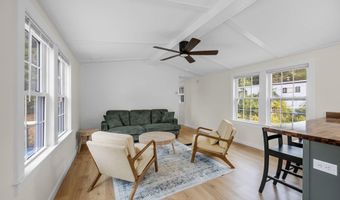 15 1st St, Bourne, MA 02532