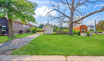 3 Enoch Is, Amityville, NY 11701