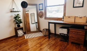 510 N Vine St, Agency, IA 52530